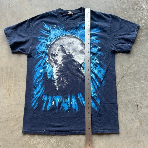 Vtg Mystic Wolf Howling Moon T-Shirt Men's M Blue Gildan Nature Art Tee Y2K - Picture 7 of 9